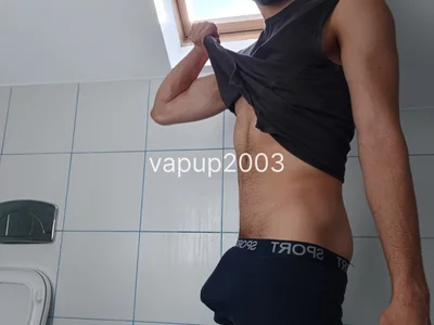 Vapup2003 Abs + Hard-Ons Foto