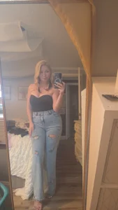 NikkiB653466 Me Foto 4