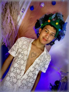 spicy_adonhis Christmas has arrived Hình 2