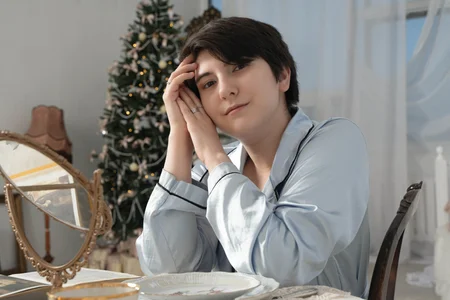 Lily_Marlin cozy Christmas Pic 9