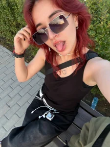 Leona_VS Public Foto 4