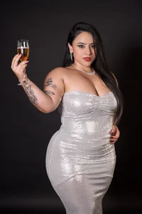 HBD to me 🥂 de EmmaWalkerr_ Foto 4