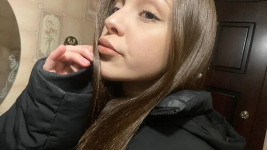 LouettaKlare Public slika