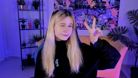 LexiWenford a cute girl? IT'S ME! Pic 6