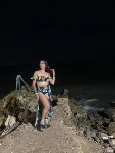 shy_megumy beach Pic 4