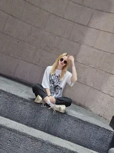 EdlaHewellのPublicの 4枚の写真