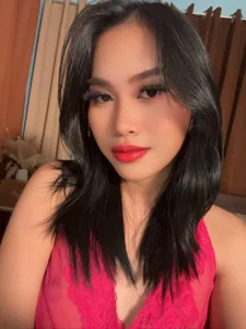 SabrinaRichesPublic图片