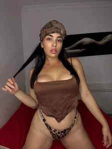 YareliON Just Me Pic 6