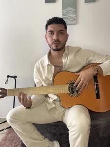 samuelcoopeer Guitar 🥰 Pic