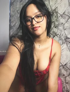 Emilybateee Hot🥵 Pic 2