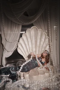 Born from sea foam to warm the cold depths de TinaBrook Foto 9