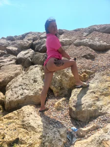 LauraSiinの"Sunset & Sin" 2025の 2枚の写真