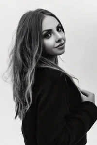 VelvetElizaPublic Bild