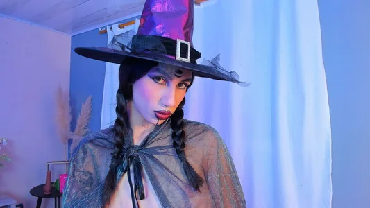 sofiaa_grey_: I HAVE YOU IN A SPELL ( 3 фото)