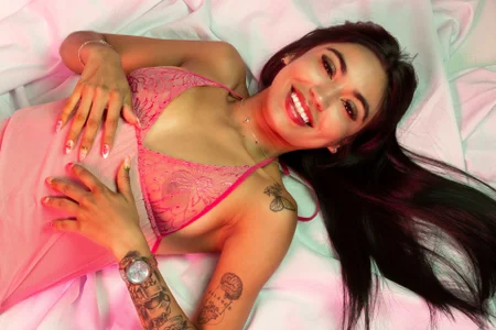 VegaSara: BEAUTIFUL AND TOTALLY SEXUAL ( 4 фото)