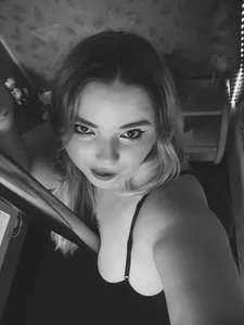 CurvyAly 💕Selfies зображення 2