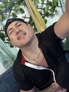 EROS_PAULの❤️🥰の 3枚の写真