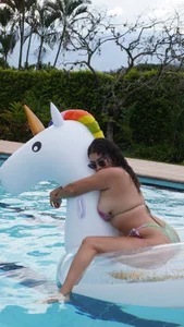 Cocktel and Pool Day 💦🍹 de Dollar-girl  3 photos