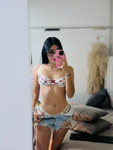 Kylie_Dessire A little tease just for you🙈 รูป  6