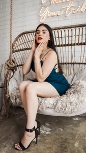 CarolinaSaez My birthday 🤍🎉 Immagine 