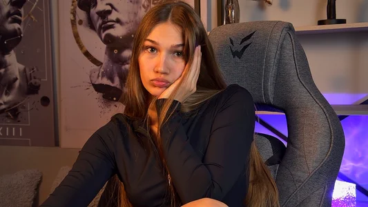 Sweet_Emilya Public Immagine  3