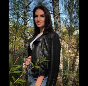 NicoleDunn Public Pic 5