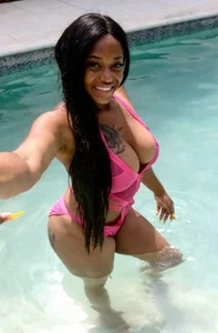 Tierra-Dimples Public Pic
