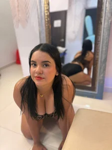 Emily_Saaenz Girl 🍒 Pic 2