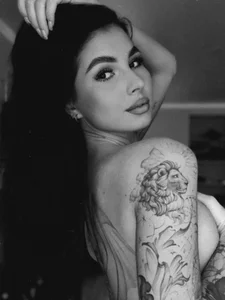 FeliciaKogen black and white Poză 3