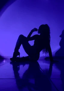 LiaHansson00のA sexy body in the shadows🔥の枚の写真