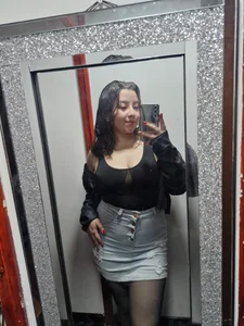 annyaparisDo you want to see what I have under my skirt?图片 2