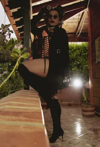 tsviolett The black lady Pic 3