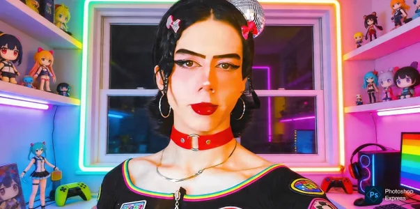 vicky_fant4sy Cool on the outside… fire on the inside 🔥 Pic 2