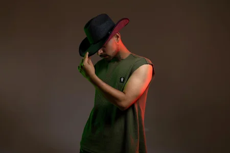 Lucien_Crow Wild & Hot Billede 2