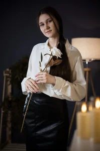 MoiraHavins I also really love white roses!😍😍🤍 Pic