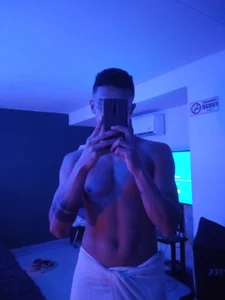 Aaron_Hopper Friend  3. fénykép