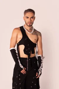 Hot_Sharks_ Mike Bilde 6