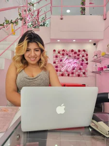 Victoria01_s Public Pic