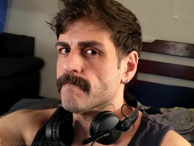 Public de BrunoAlphaBR  2 Imagens