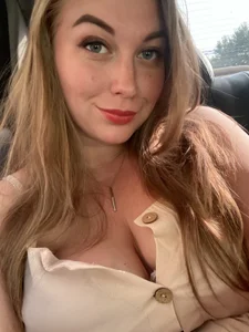 Sweet___Emily Public Hình 5