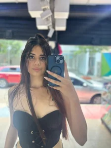 Sarah-diiaz Public Bilde 3