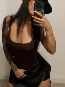 🤠 de Sarah_Hopkins  2 Imagens