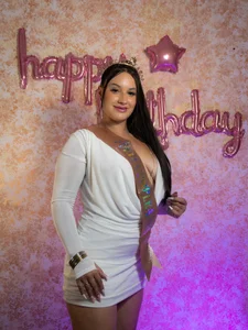 LaurentFerrer Your birthady girl 🎂🎂 Foto 4