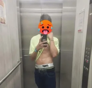 Public od Maxx_Hot_Rs  2 snímek