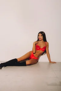 Astunner Me and the palm trees Pic 5