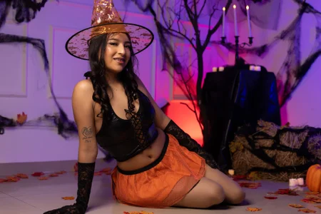 NaomyCollins__ Under My Spell 🔮 Happy hallowen 🎃 사진 4