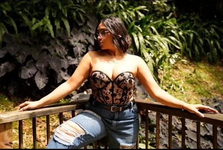 Bella_desi_ how about in the field Pic