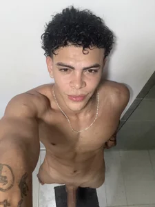 El_Cris_1Martinez 🤤 Pic