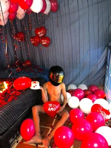 Happy anniversary! ❤️ de Juan_Hotcaliemte  2 Imagens