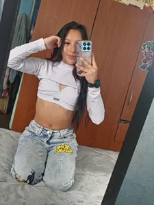 Madeline_hendrix Public  3টি ছবি